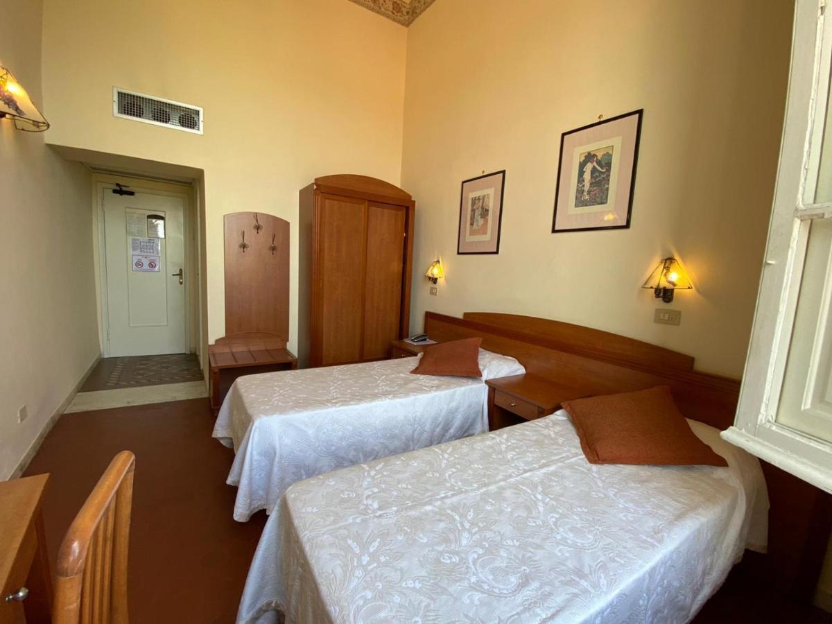 Hotel Italia Marina di Massa Exterior photo