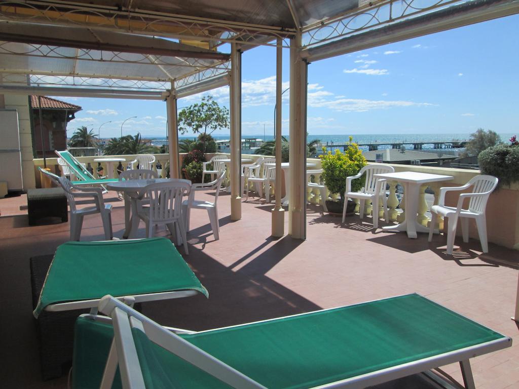 Hotel Italia Marina di Massa Exterior photo