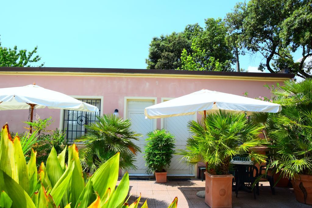 Hotel Italia Marina di Massa Exterior photo