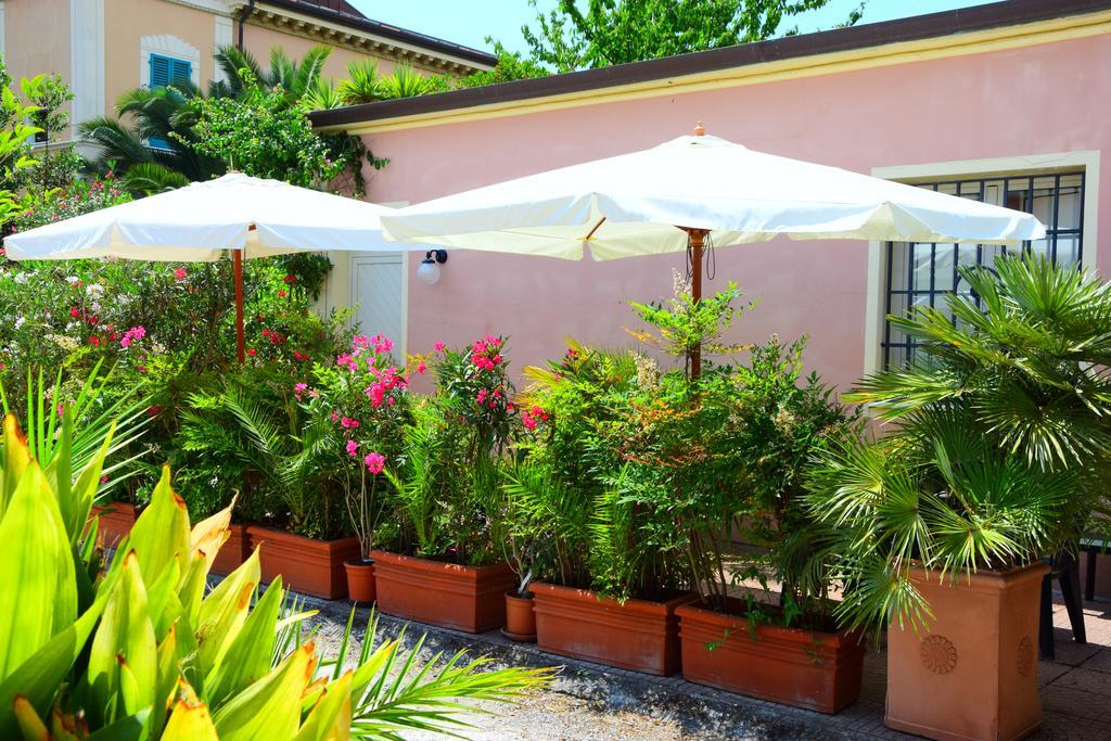 Hotel Italia Marina di Massa Exterior photo